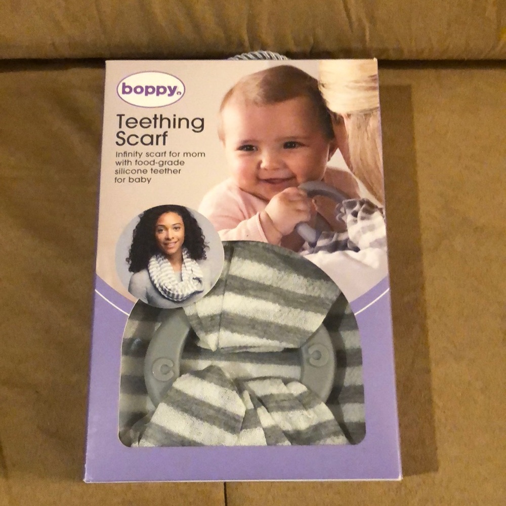 Boppy gray/ white Teething Scarf
